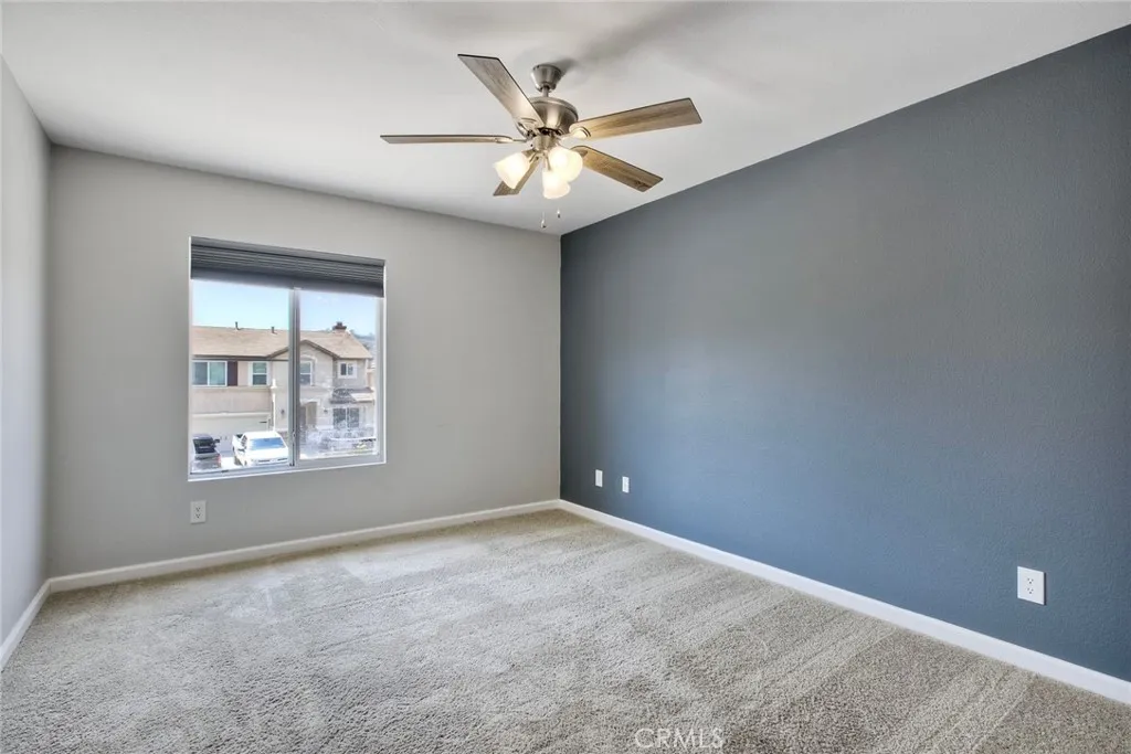 https://cdn.realtyfeed.com/cdn/127/306517400/0f8049636a44569c5f5ed2ef705c49bf.webp
