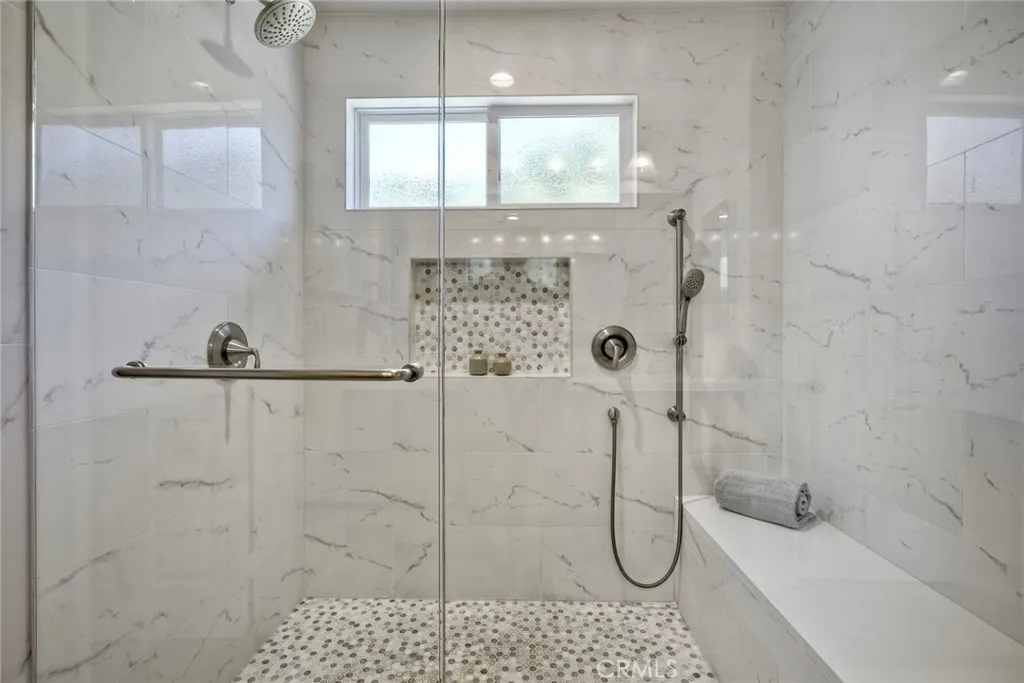https://cdn.realtyfeed.com/cdn/127/306517400/67181a0f4b5ae9c7146fccaa9d989389.webp
