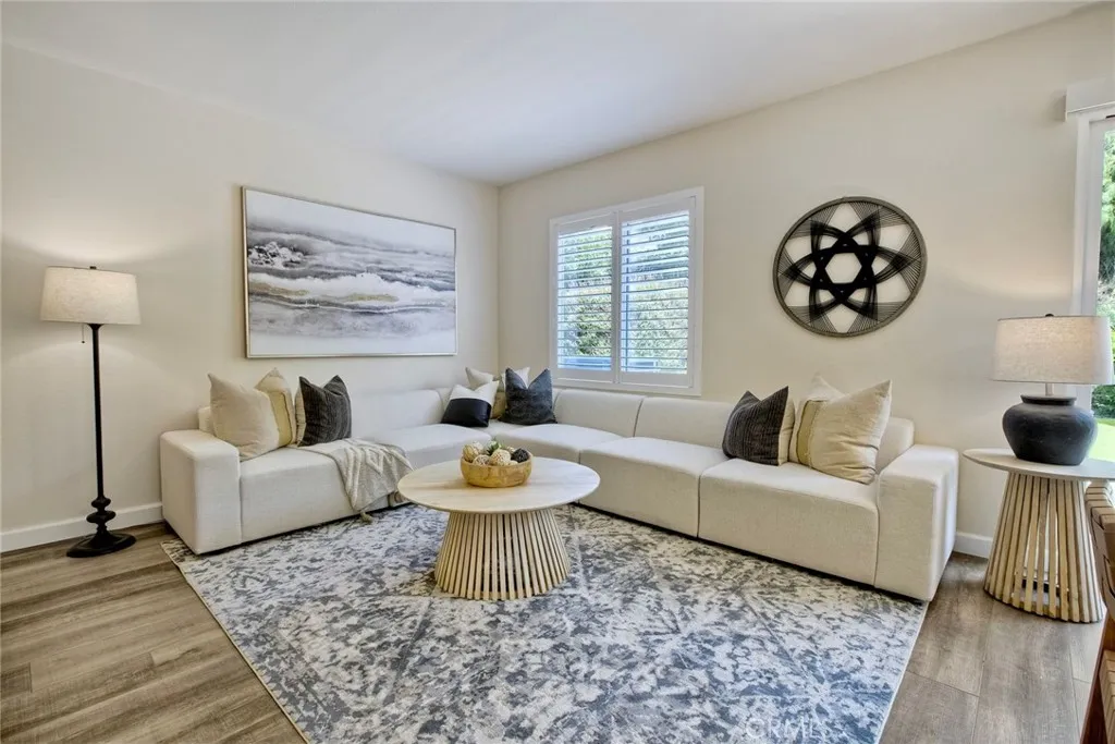 https://cdn.realtyfeed.com/cdn/127/306517400/704ed956b51beb4d70ae3ce078303588.webp