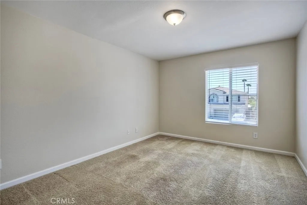 https://cdn.realtyfeed.com/cdn/127/306517400/8325867f45150c704e2b1f04a5121264.webp