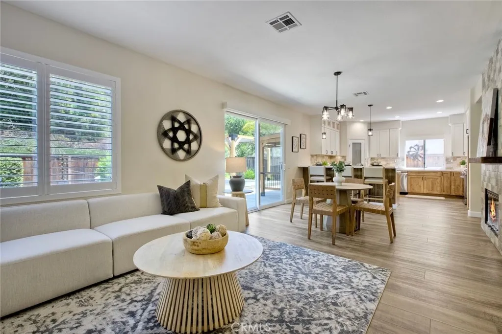 https://cdn.realtyfeed.com/cdn/127/306517400/aae83e736dbd6b0903c07f8365d70fae.webp