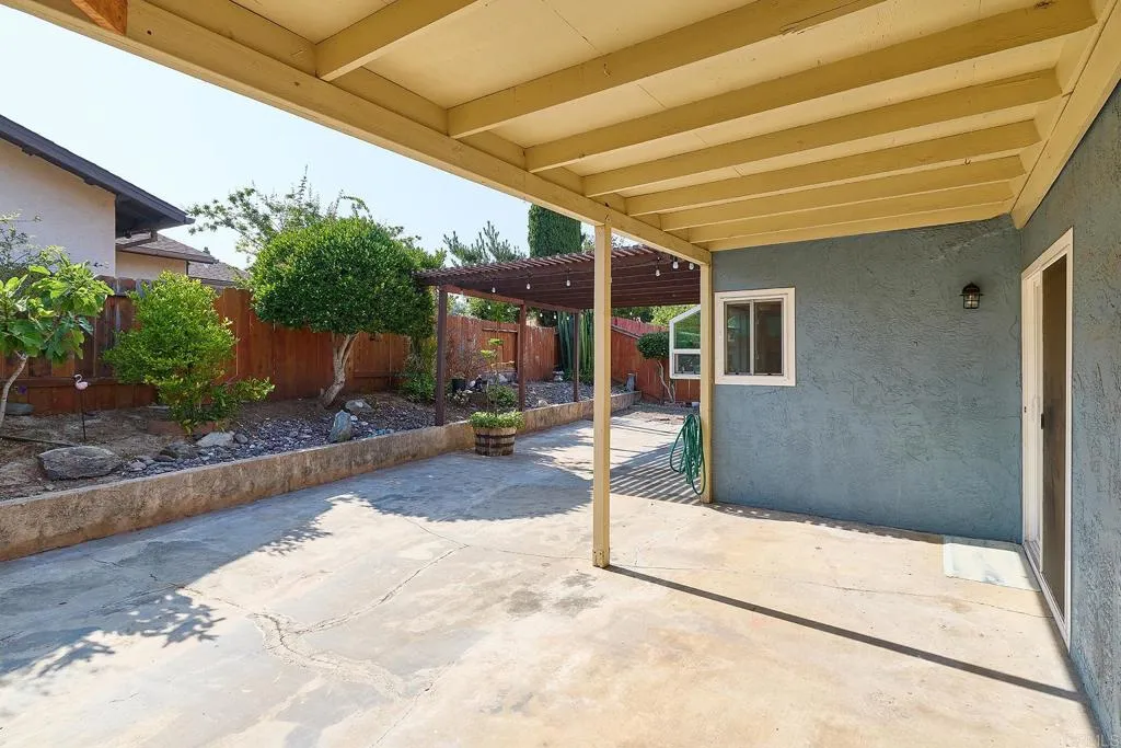 https://cdn.realtyfeed.com/cdn/127/306517453/21f101df6296883198c10ec9f33749f2.webp