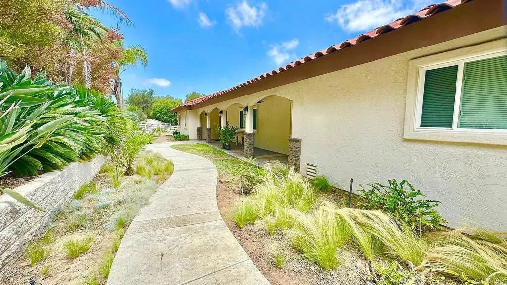 https://cdn.realtyfeed.com/cdn/127/306517508/12c66cc2fedfa7e1eb8e870cff7a4432.webp