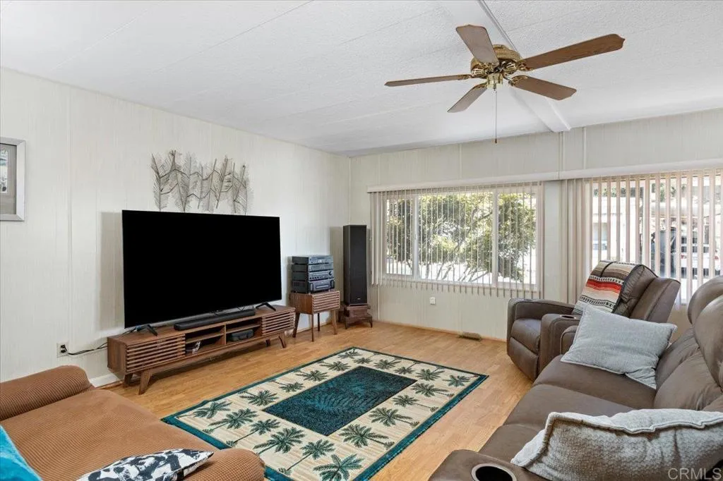 https://cdn.realtyfeed.com/cdn/127/306517561/50658c60e8c168f1dc1d7223017d4532.webp