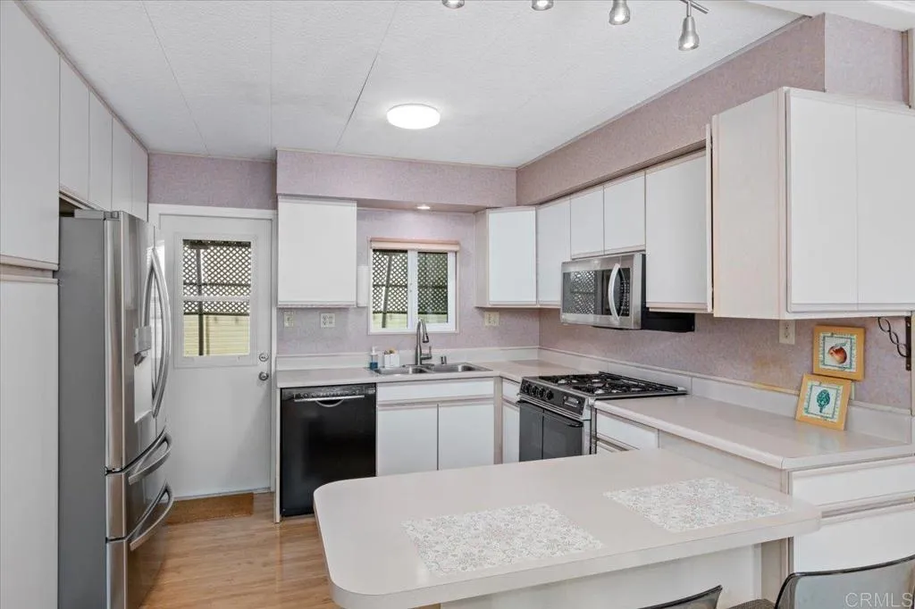 https://cdn.realtyfeed.com/cdn/127/306517561/a2480521b62cdc912c305fc0c3f8ae7b.webp