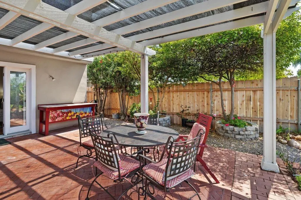 https://cdn.realtyfeed.com/cdn/127/306517626/000f14449c0caf408cdbc8d48d164906.webp