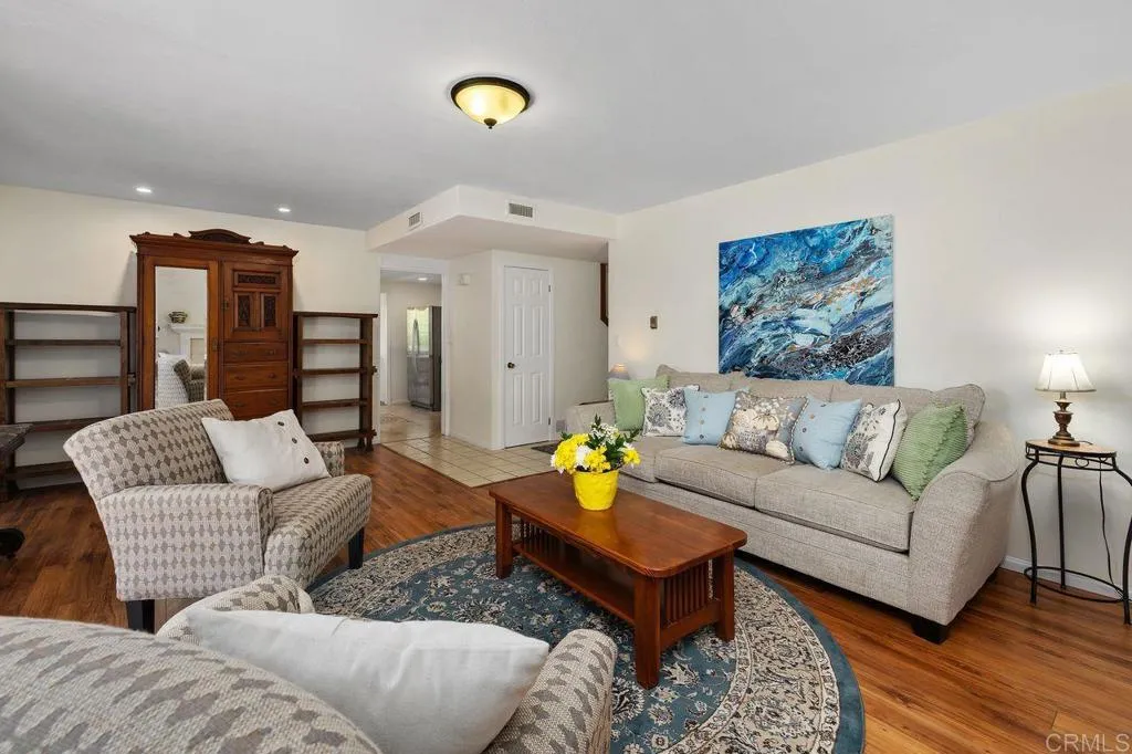 https://cdn.realtyfeed.com/cdn/127/306517626/1e9c7313565573c50d34bc5e2963ae82.webp