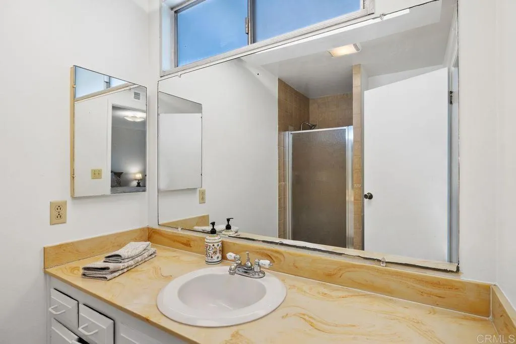 https://cdn.realtyfeed.com/cdn/127/306517626/947bce5adf8338ffdb1b2104de0fbc1d.webp