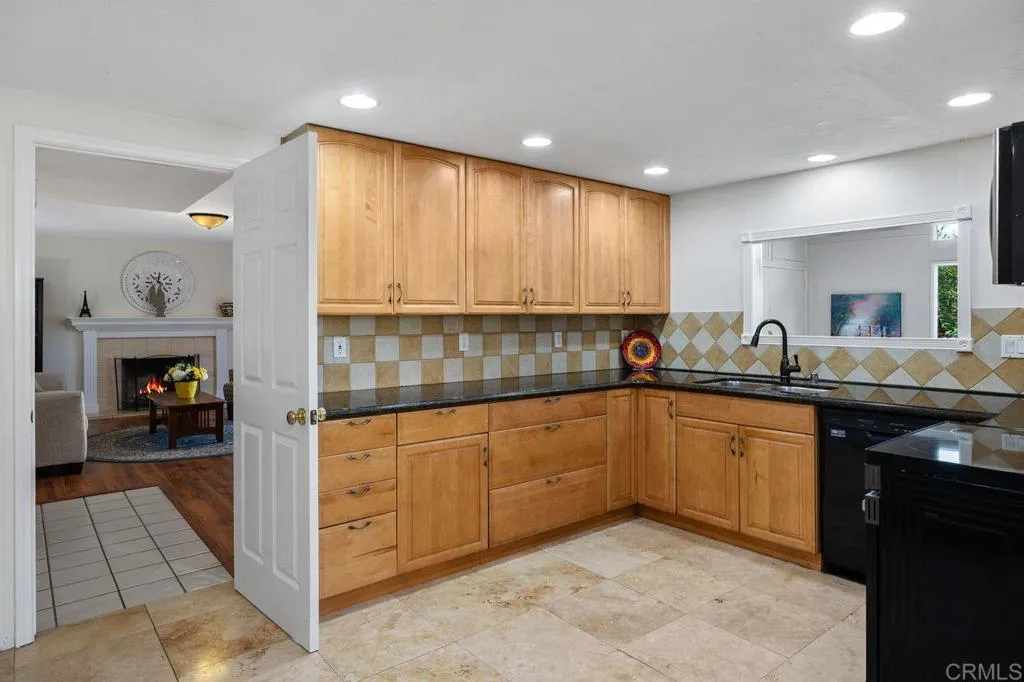 https://cdn.realtyfeed.com/cdn/127/306517626/c58e40c6fb28534508ecff30fd59a615.webp
