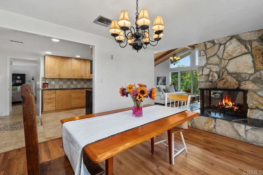 https://cdn.realtyfeed.com/cdn/127/306517626/d10d395f7d140e5aef86c24ee68cf64c.webp