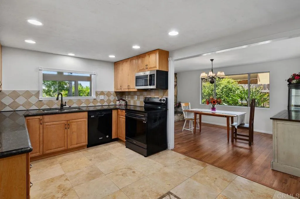 https://cdn.realtyfeed.com/cdn/127/306517626/e9548a65636b3eade8dc1b66eaa4c69b.webp