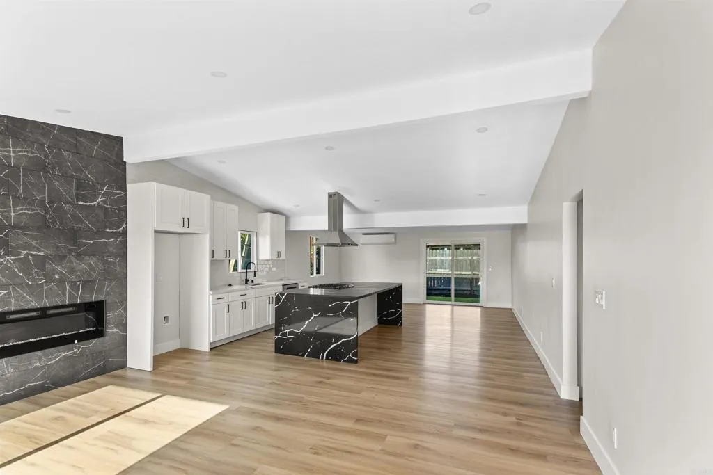 https://cdn.realtyfeed.com/cdn/127/306517654/1a493bb2e23d16dde59f553657d4518d.webp