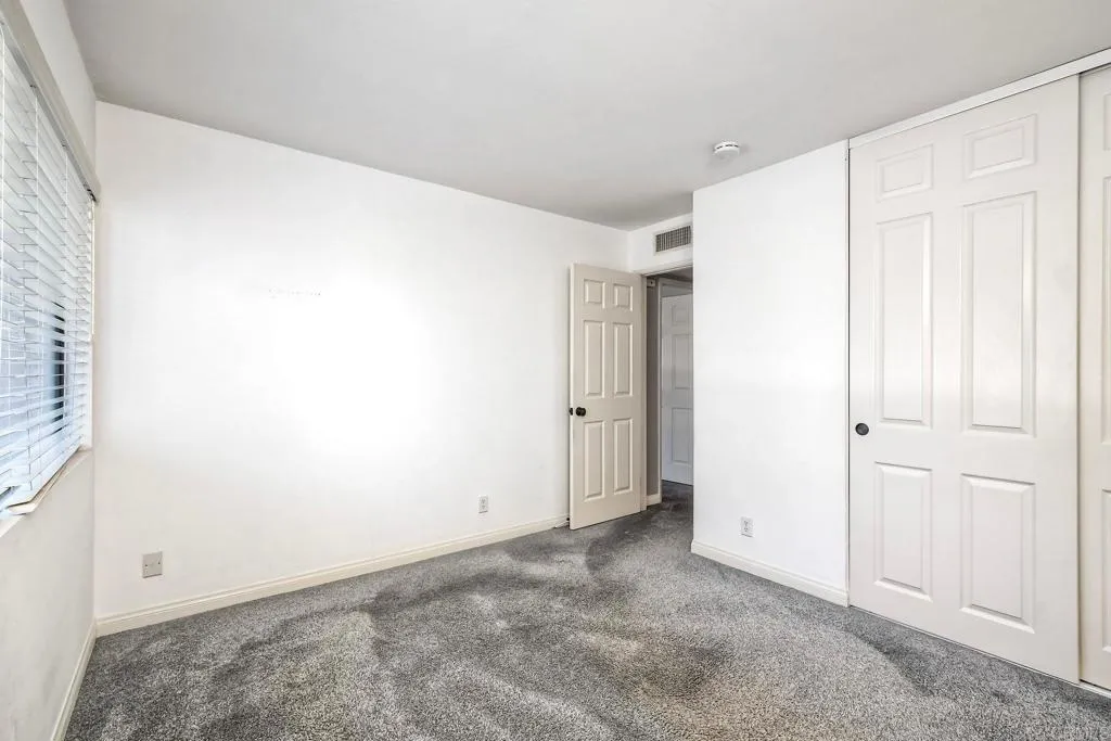 https://cdn.realtyfeed.com/cdn/127/306517658/1caa884170824411cb88c5a784ab1126.webp