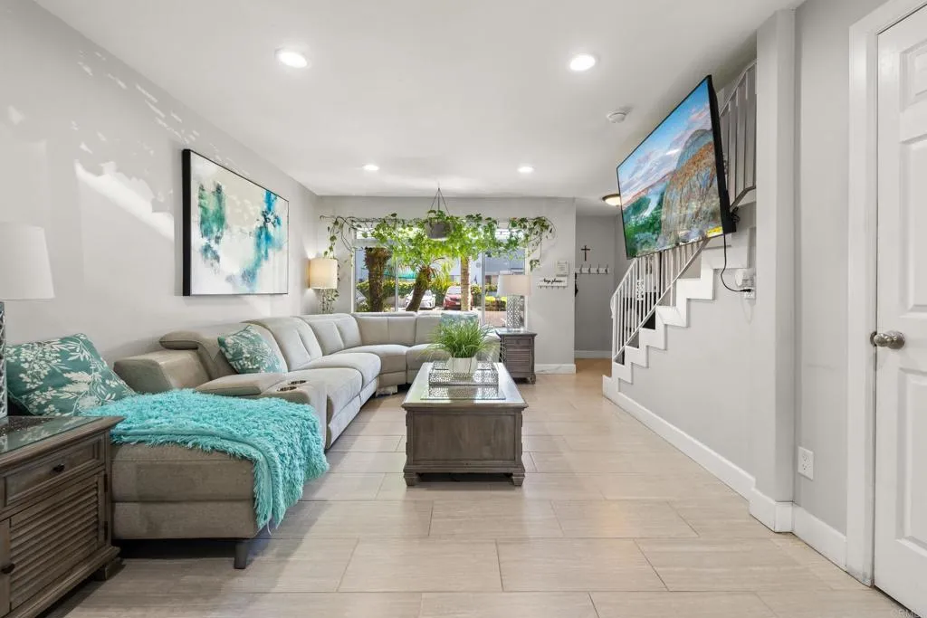 https://cdn.realtyfeed.com/cdn/127/306517718/15f176a2e454e693d5af5ca0a0b501de.webp