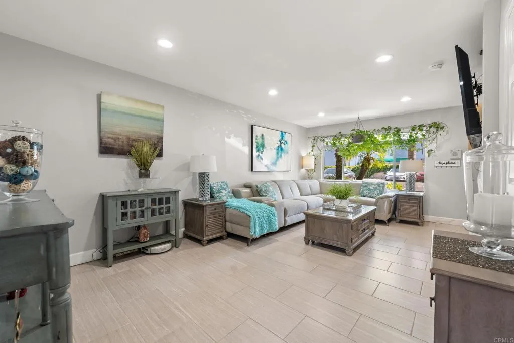 https://cdn.realtyfeed.com/cdn/127/306517718/b70046ab61f0025fed93bd73086bfed2.webp
