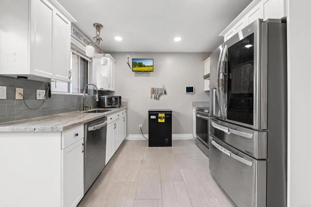 https://cdn.realtyfeed.com/cdn/127/306517718/cde573430be418d328d20f62e993befb.webp