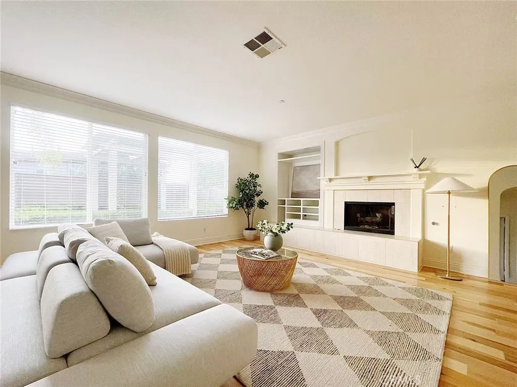 https://cdn.realtyfeed.com/cdn/127/306517778/05c59b4103121cf1f36b62e5b892d49c.webp