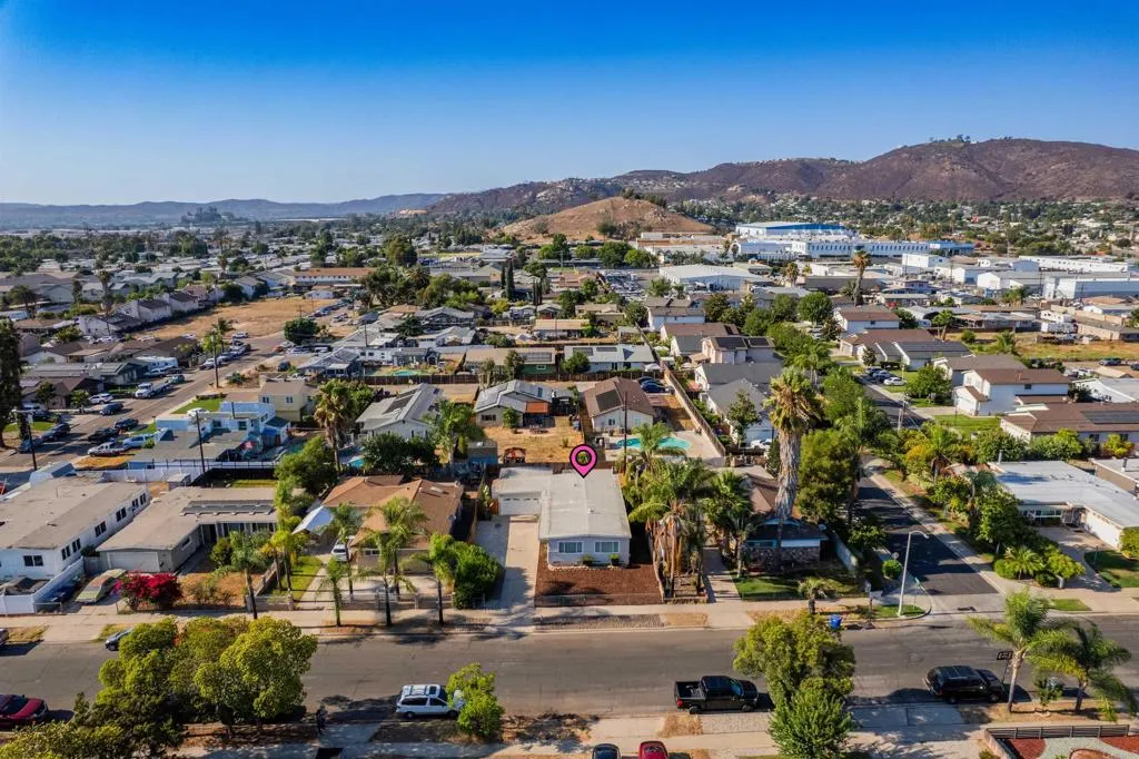 https://cdn.realtyfeed.com/cdn/127/306517803/9d65ffcaaa1ee7b85b24c3f8f6d6b2ec.webp