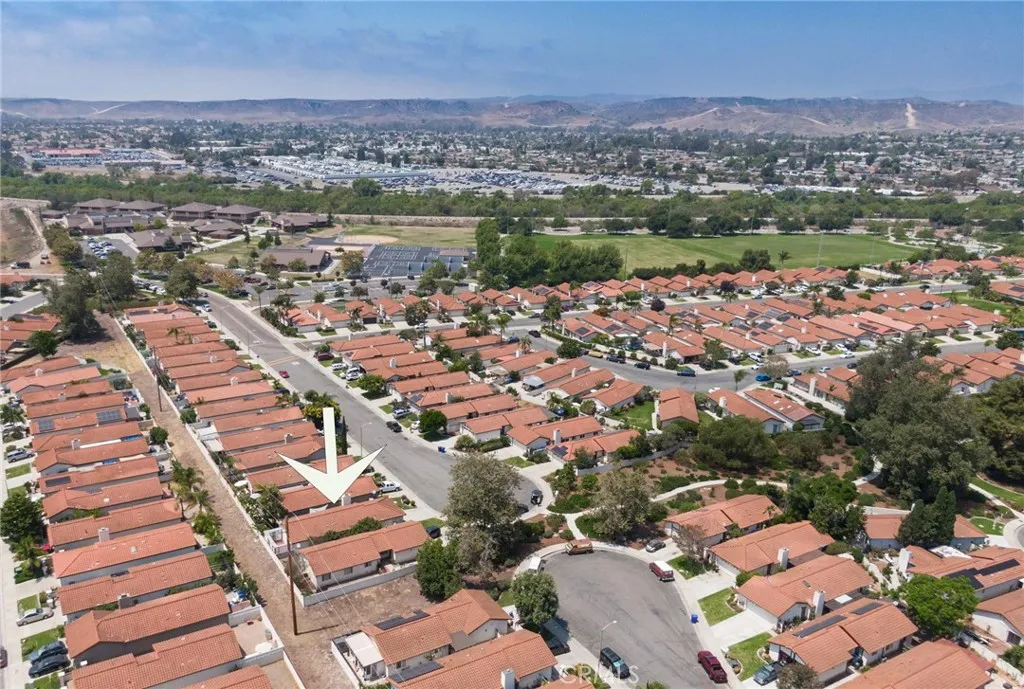 https://cdn.realtyfeed.com/cdn/127/306517878/956d046d9cf41f9620d58d9f5cfbc147.webp