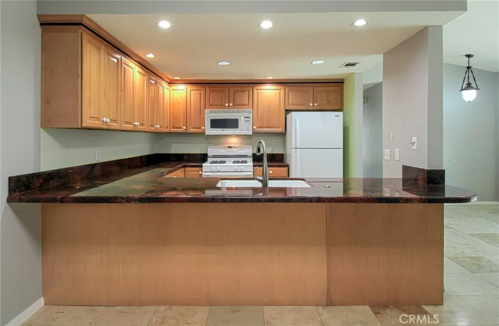 https://cdn.realtyfeed.com/cdn/127/306517878/bea10a4060d2f2802bd9b8e65cfd9a74.webp