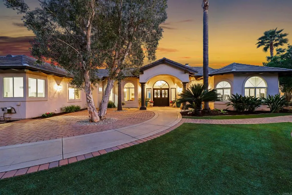 https://cdn.realtyfeed.com/cdn/127/306517923/526cc9c32252804091f79c6118e1fb50.webp