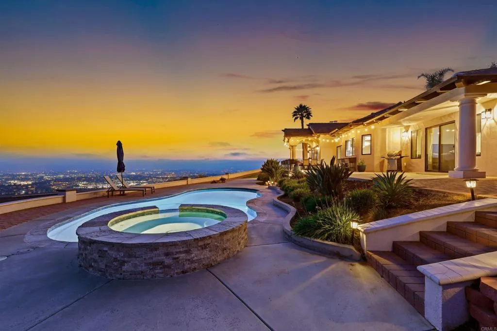 https://cdn.realtyfeed.com/cdn/127/306517923/5caff7cef78f9a240968352998e07b0b.webp