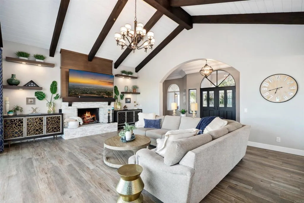 https://cdn.realtyfeed.com/cdn/127/306517923/5d69cc4d4cc96aa33c1e554403d6bc47.webp