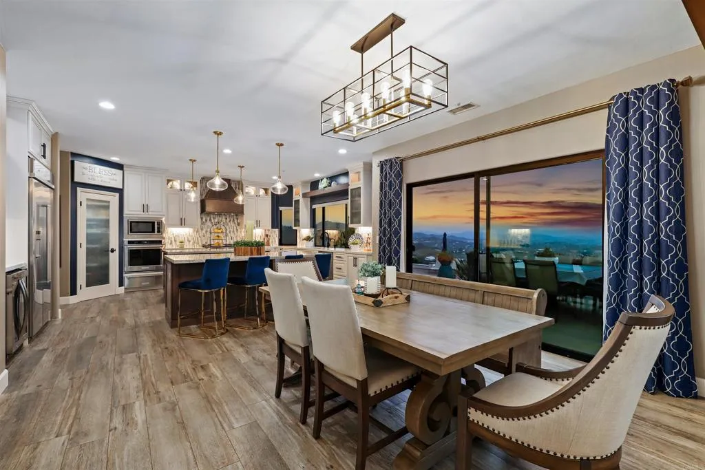 https://cdn.realtyfeed.com/cdn/127/306517923/63cac8b17ae72eba56021cb1192b4437.webp