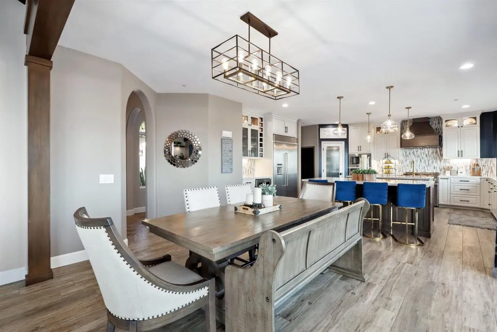 https://cdn.realtyfeed.com/cdn/127/306517923/7c7cd56f49e3f5352daf552200dd60a3.webp