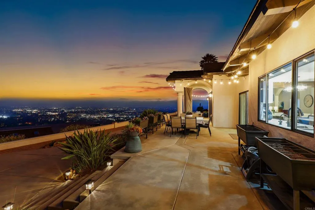 https://cdn.realtyfeed.com/cdn/127/306517923/9253fe7bb6174943d4c25d96f9d4227c.webp