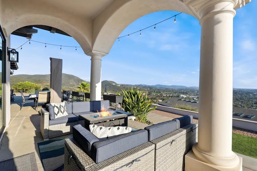 https://cdn.realtyfeed.com/cdn/127/306517923/993bb3694dd6bd32bef6057b17135eee.webp