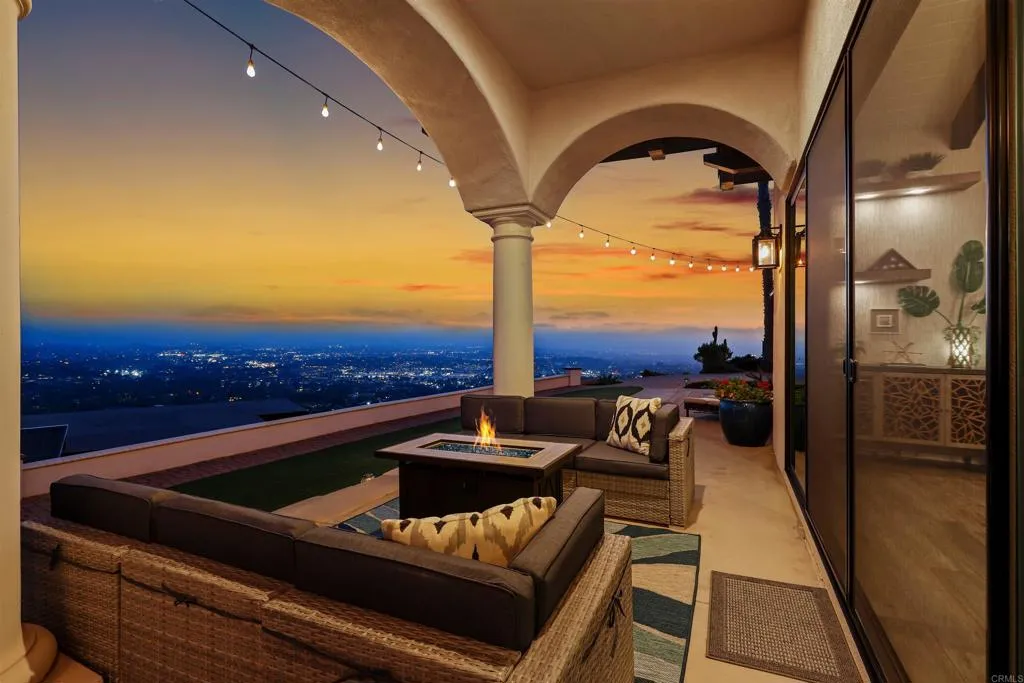 https://cdn.realtyfeed.com/cdn/127/306517923/ff09d3c69105481714b34ecc0c7a934e.webp