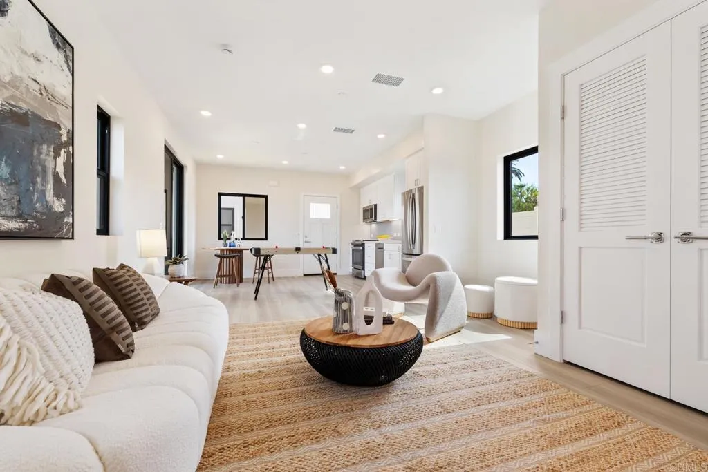 https://cdn.realtyfeed.com/cdn/127/306517931/0d9714889a5c36f168bbe8104cf56005.webp