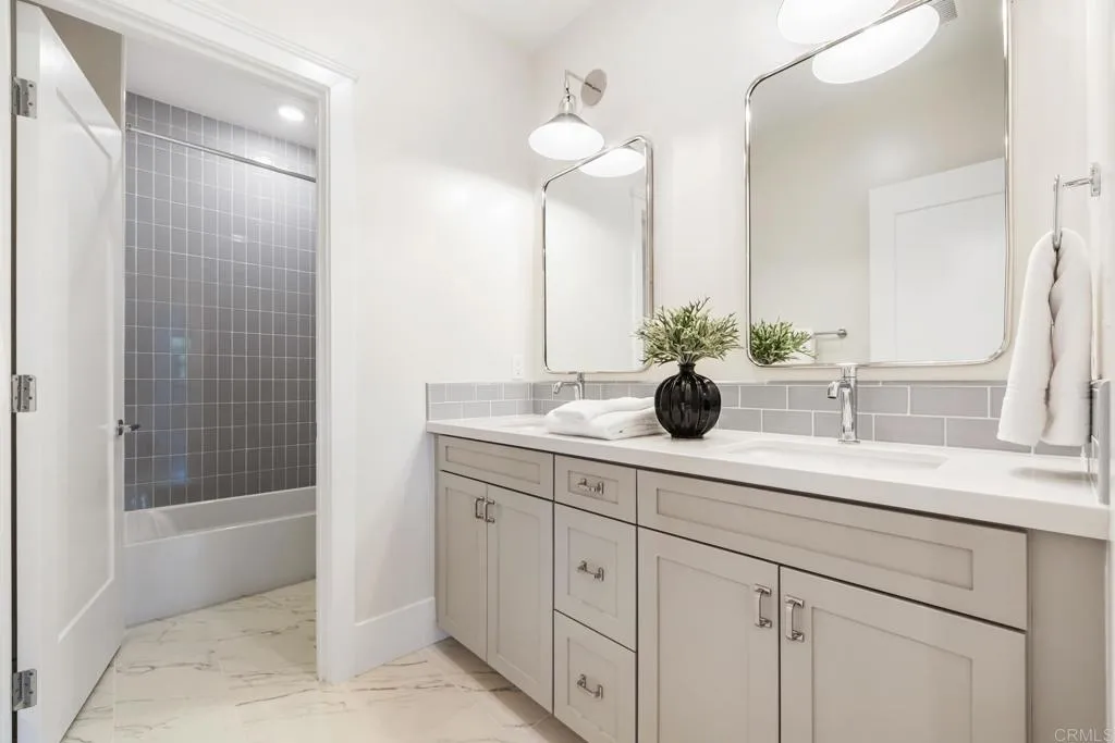 https://cdn.realtyfeed.com/cdn/127/306517931/719c8f0f7ba386ec5a2786c6d07e0334.webp