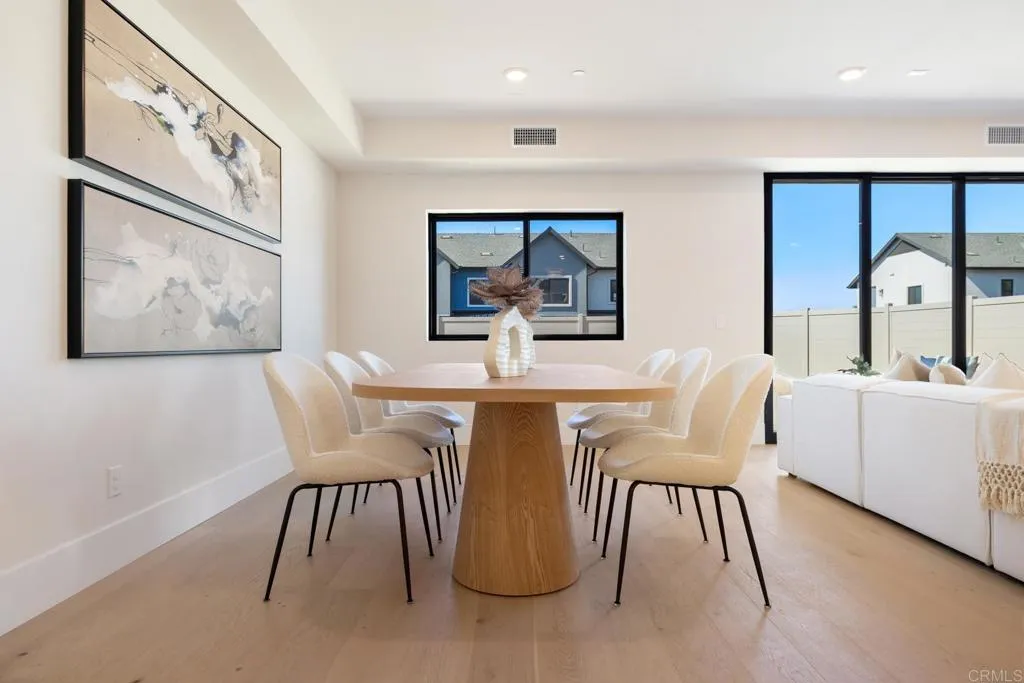 https://cdn.realtyfeed.com/cdn/127/306517931/c3ec294399236848d7a9f79353ec9eba.webp