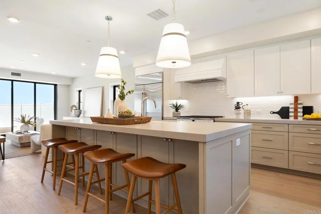 https://cdn.realtyfeed.com/cdn/127/306517931/d8272320f79c5ea363fd34730bd35d11.webp
