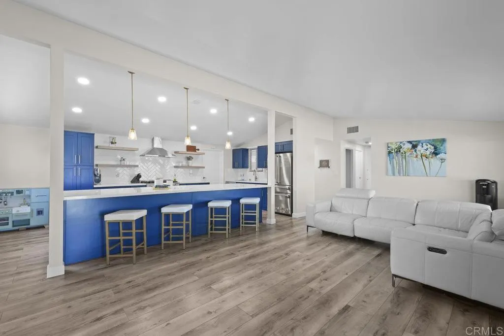 https://cdn.realtyfeed.com/cdn/127/306517958/002ddb178fec6896fe212575db2bf557.webp