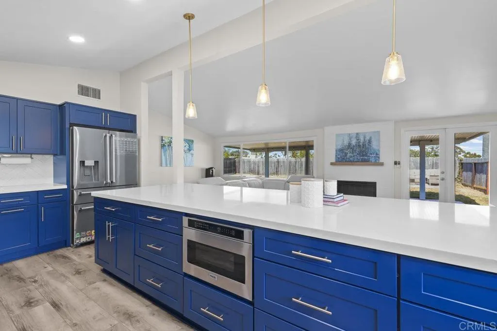 https://cdn.realtyfeed.com/cdn/127/306517958/2c5bb6c00a275df47082640651ecf1b8.webp
