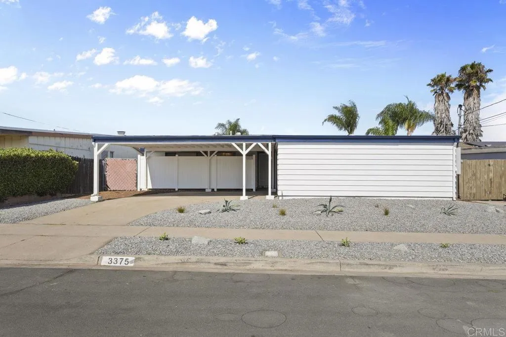 https://cdn.realtyfeed.com/cdn/127/306517958/518a422c3a7c10e9c062a01083acb01f.webp