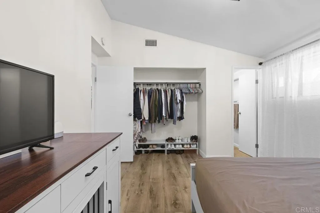 https://cdn.realtyfeed.com/cdn/127/306517958/ce6c1cb8920a4b00c142547b3c3612cc.webp