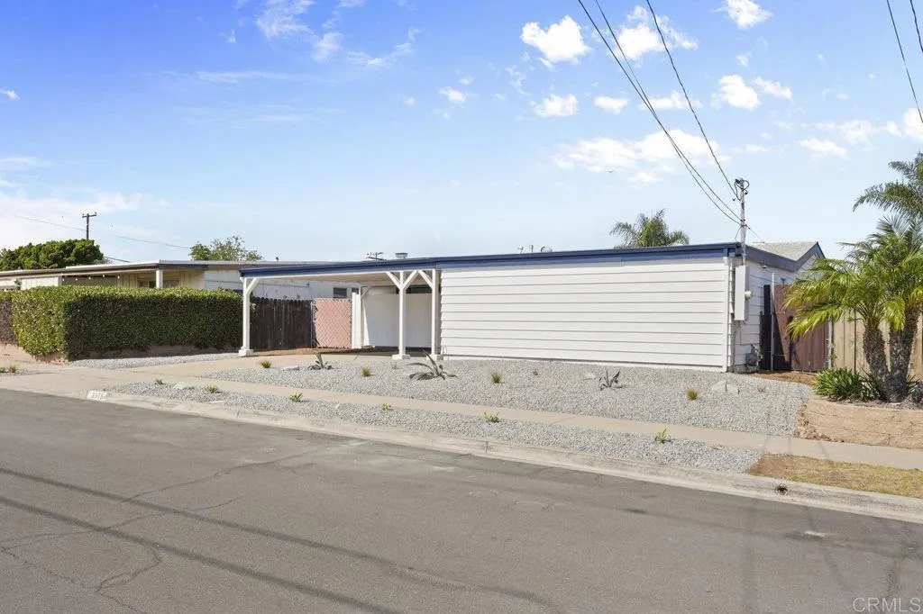 https://cdn.realtyfeed.com/cdn/127/306517958/dc88f03a817315cbfb0a2de4de723b56.webp