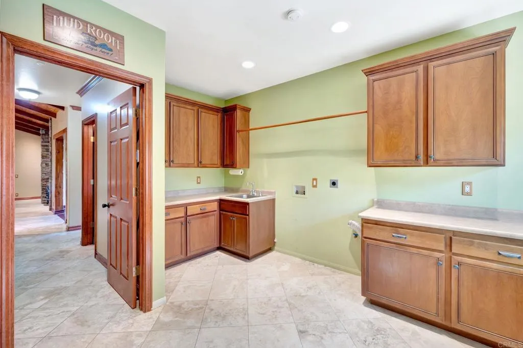 https://cdn.realtyfeed.com/cdn/127/306518007/2a0f631c5bbee727b89f73e47b4294f8.webp