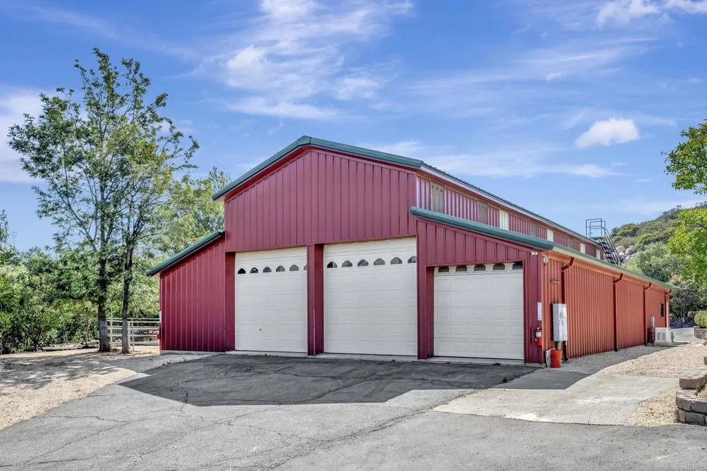 https://cdn.realtyfeed.com/cdn/127/306518007/78dd5a6227538f5584f3444b57eb5c2a.webp