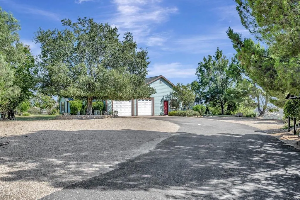 https://cdn.realtyfeed.com/cdn/127/306518007/8078289ca097594d5d44fc5f43056dd1.webp