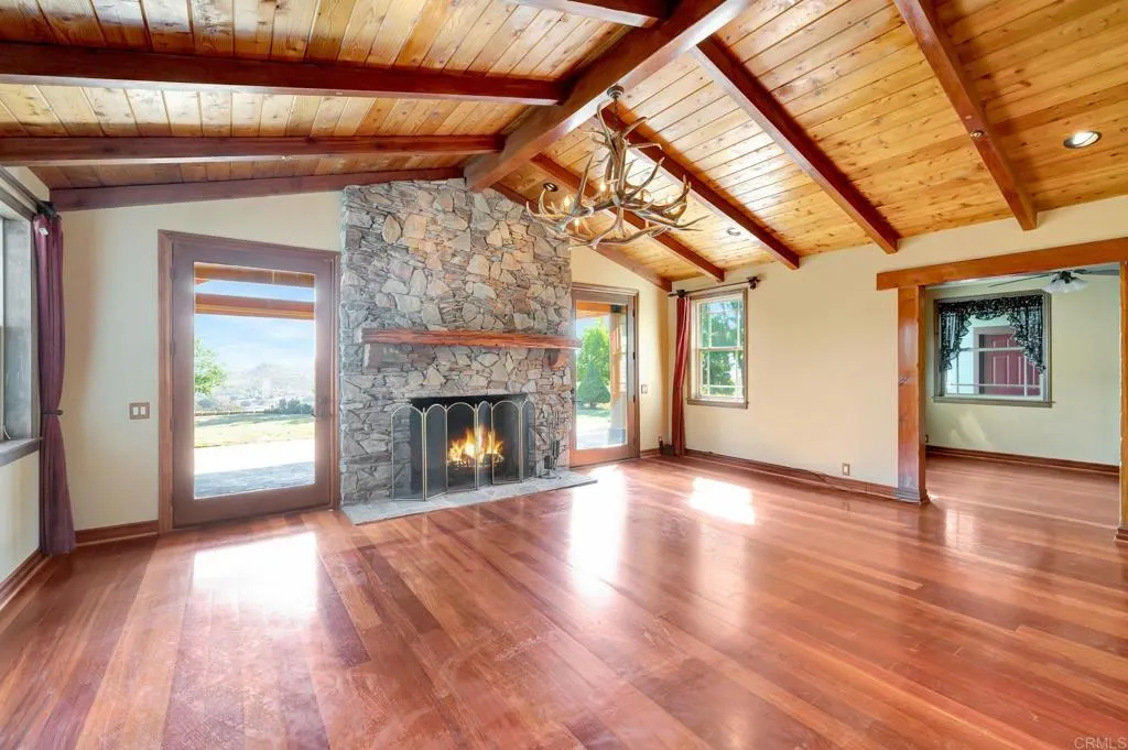https://cdn.realtyfeed.com/cdn/127/306518007/967d448783606f3a65107d63365a7a13.webp