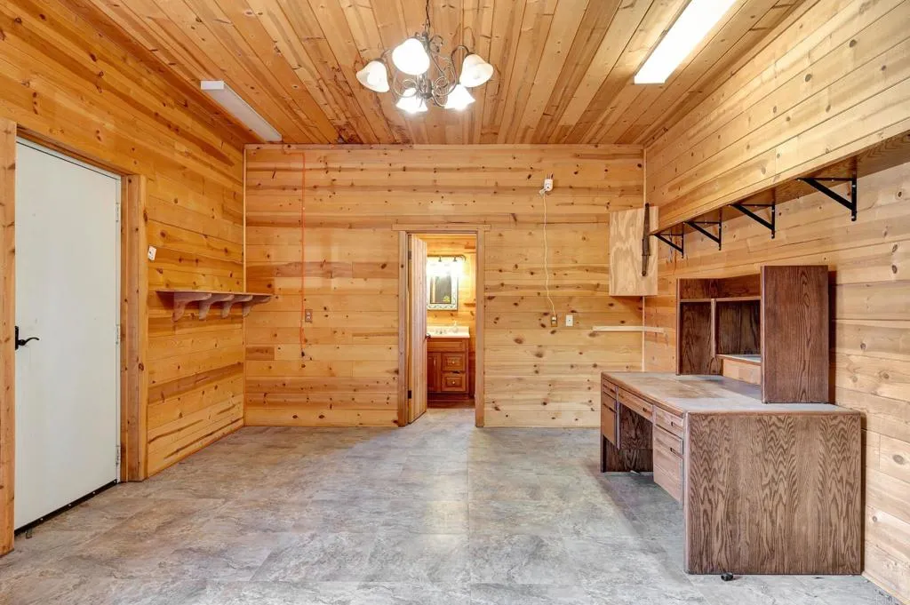 https://cdn.realtyfeed.com/cdn/127/306518007/accc01411a1bde65261b22ce810e054a.webp