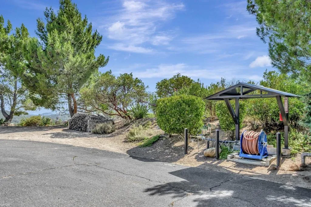 https://cdn.realtyfeed.com/cdn/127/306518007/be670dc448c15d0c1b7c91d680ec6f14.webp