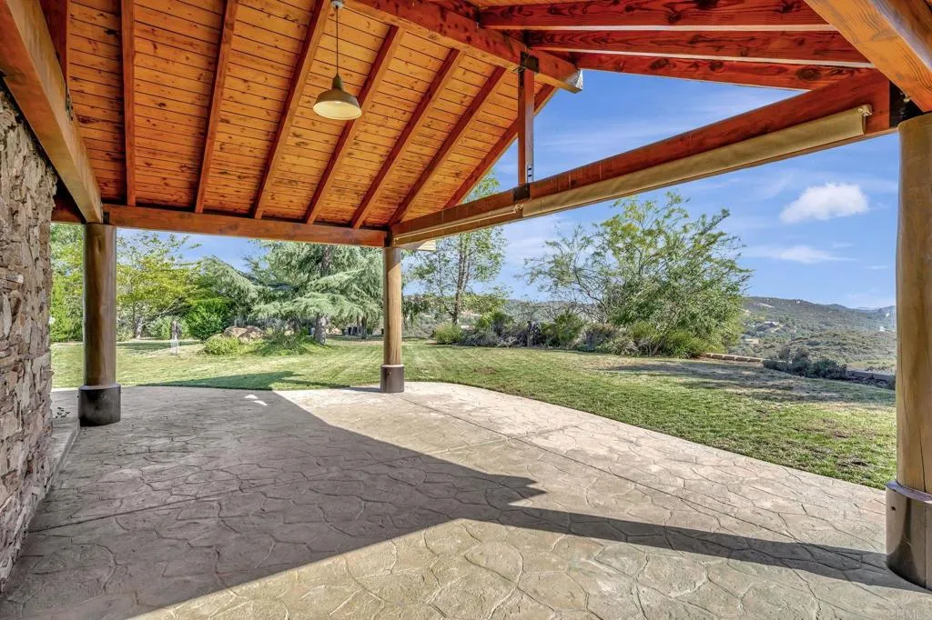 https://cdn.realtyfeed.com/cdn/127/306518007/d1310238e8ef114d0972ad4a4d6f7a86.webp
