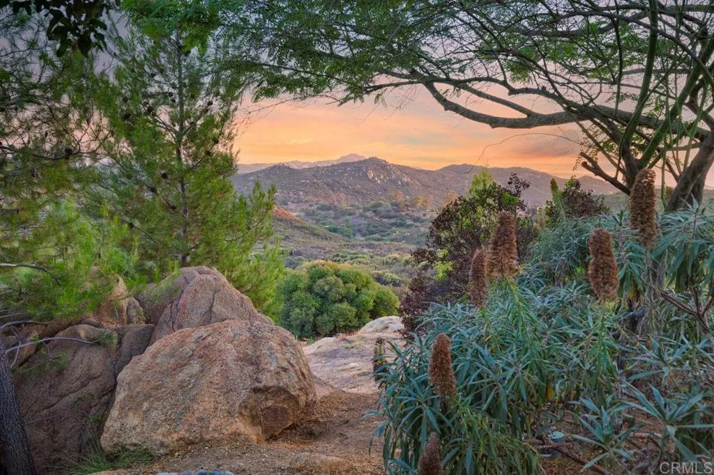 https://cdn.realtyfeed.com/cdn/127/306518007/d78e6f8383ca1a8a685df4526060fef8.webp