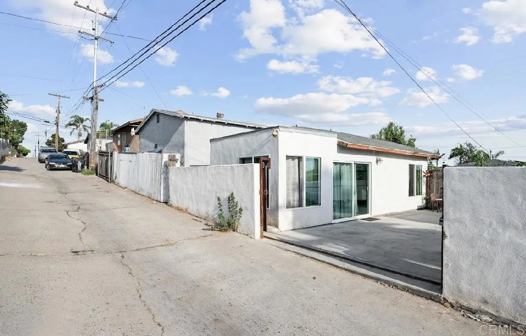 https://cdn.realtyfeed.com/cdn/127/306518030/7919c24bb8f58bcd84b72d3b46176f1b.webp
